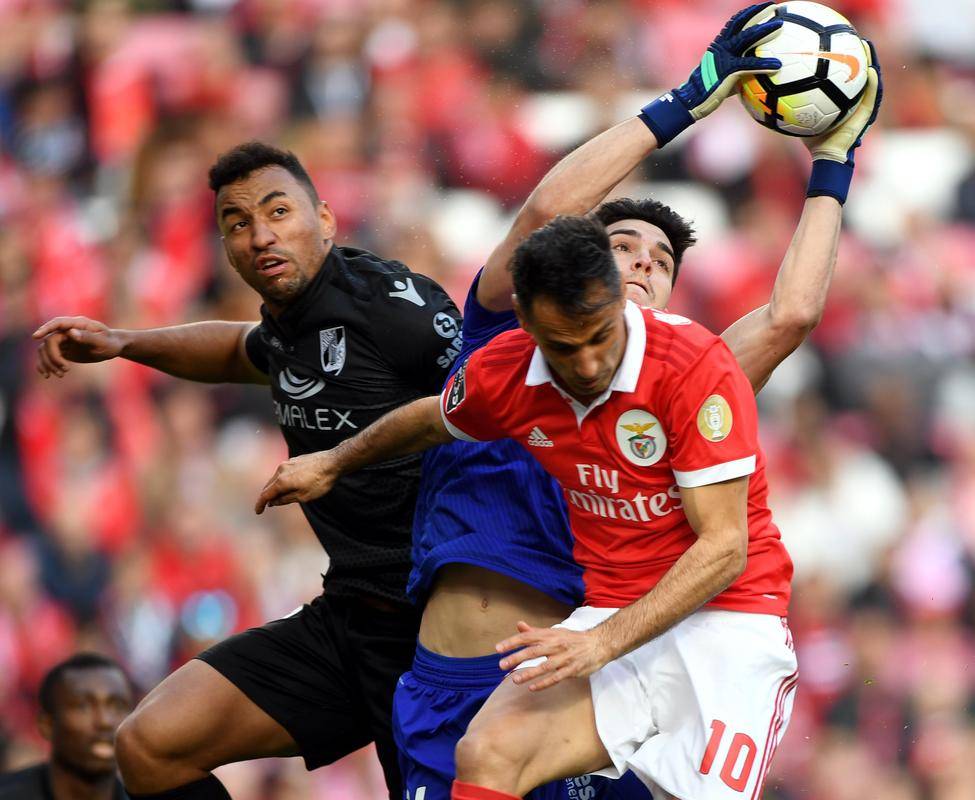 赛地聚焦:葡超赛前热度飙升,丹佛掘金防线松动,球迷炸锅,团队化学反应显著(赛地是哪个国家的钱) 赛地聚焦:葡超赛前热度飙升,丹佛掘金防线松动,球迷炸锅,团队化学反应显著(赛地是哪个国家的钱)