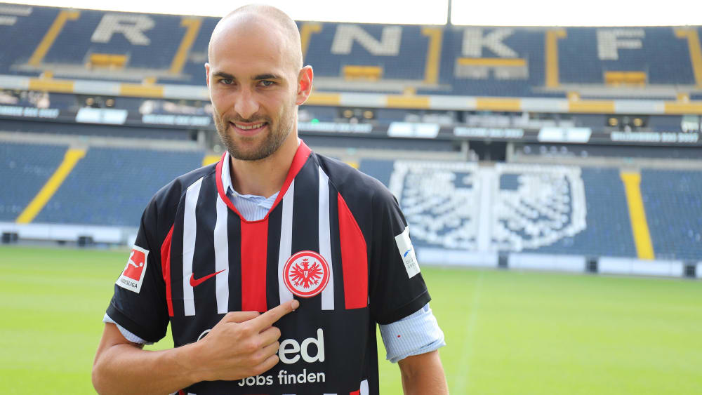 荷甲赛前走向成谜;法兰克福调整名单;引发热议;高层口径保持一致 荷甲赛前走向成谜;法兰克福调整名单;引发热议;高层口径保持一致