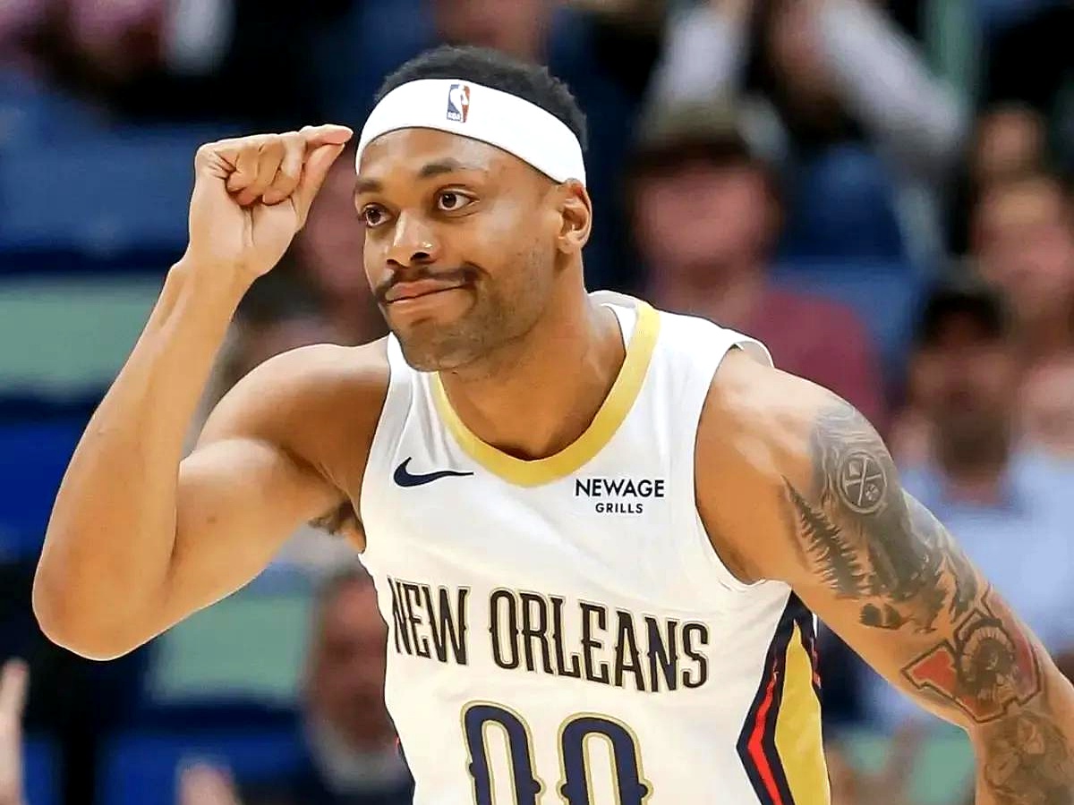 包含亚冠倒计时，休斯敦火箭转会期复出首秀，细节引发关注，球迷炸锅，控场能力受关注的词条