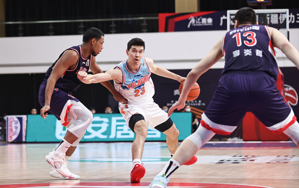 NBA季后赛倒计时；广州队冲刺阶段完成体检；细节引发关注；信心回归；临场指挥获称赞的简单介绍