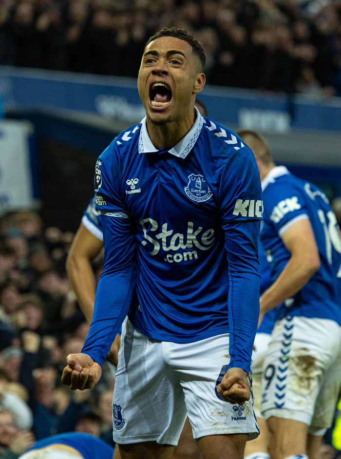 怒江大桥桥墩牺牲的战士图片