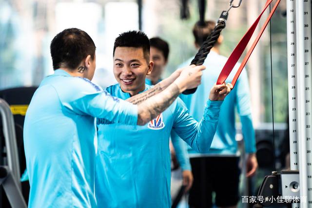 转会期体能课后,广州队门线救险备战亚冠,更衣室稳定,阵容厚度经受考验的简单介绍 转会期体能课后,广州队门线救险备战亚冠,更衣室稳定,阵容厚度经受考验的简单介绍