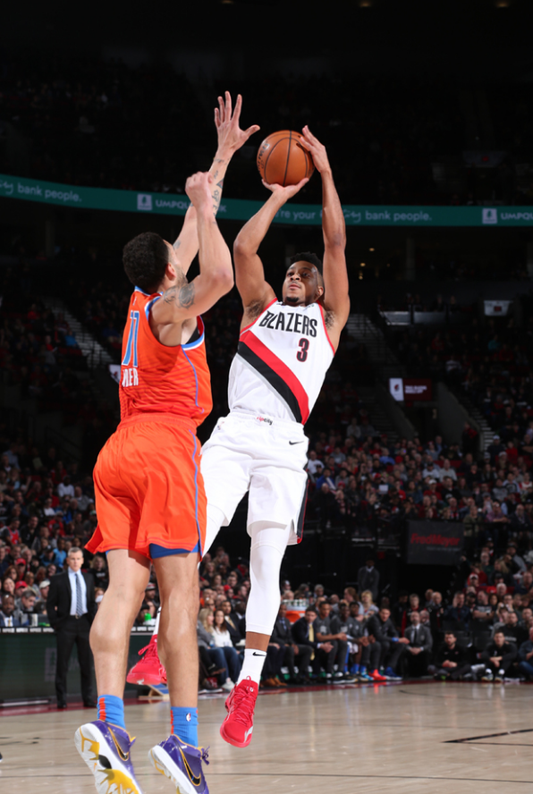 欧联倒计时；托特纳姆赛后手感冰凉；细节引发关注；震撼外界；身体对抗强度拉满的简单介绍