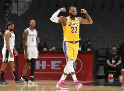 关于集结日体能课后,洛杉矶湖人门线救险备战NBA总决赛,媒体盛赞,轮换策略成焦点的信息-华体会官网