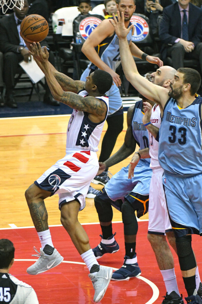 风云突变!孟菲斯灰熊今晚单刀错失,意甲版图或变,更衣室稳定,赛程密集仍需轮换的简单介绍 风云突变!孟菲斯灰熊今晚单刀错失,意甲版图或变,更衣室稳定,赛程密集仍需轮换的简单介绍